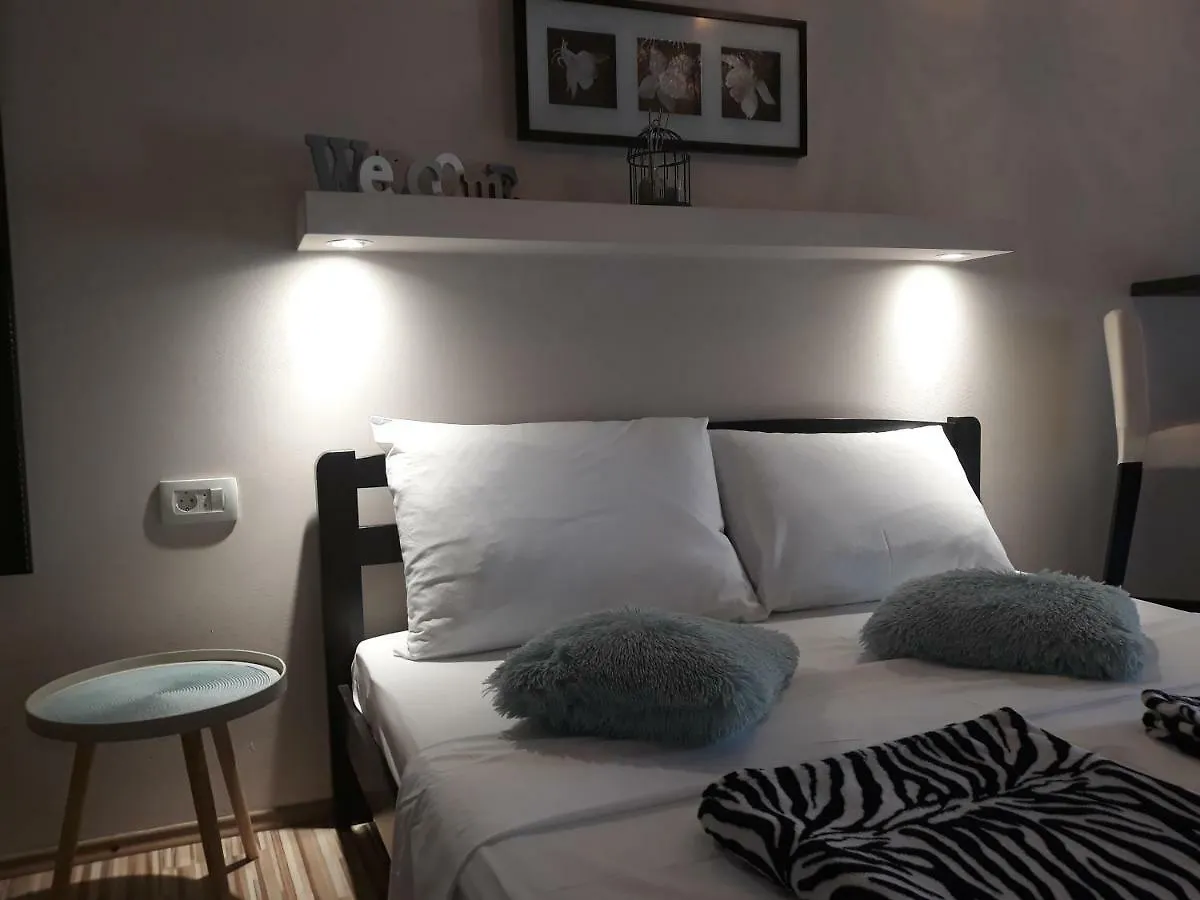 Apartmani Diana Biograd Na Moru